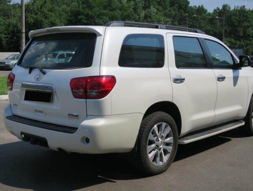 Toyota Sequoia 2016