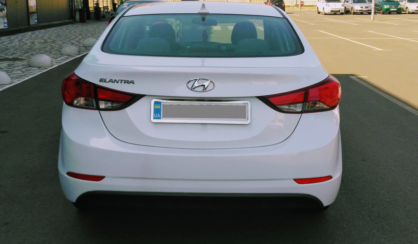 Hyundai Elantra 2015