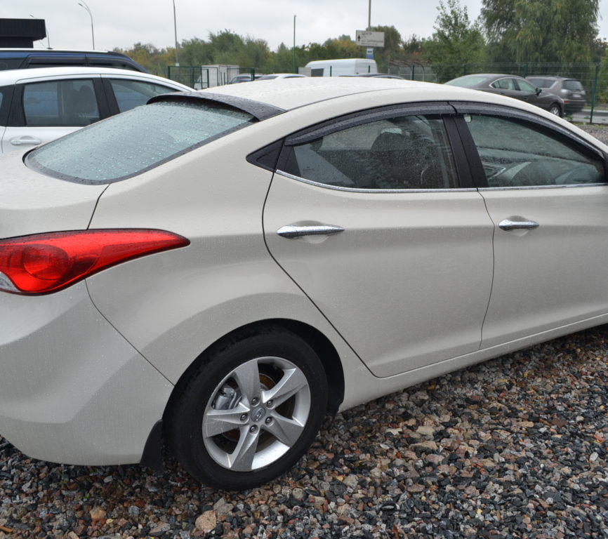 Hyundai Elantra 2012