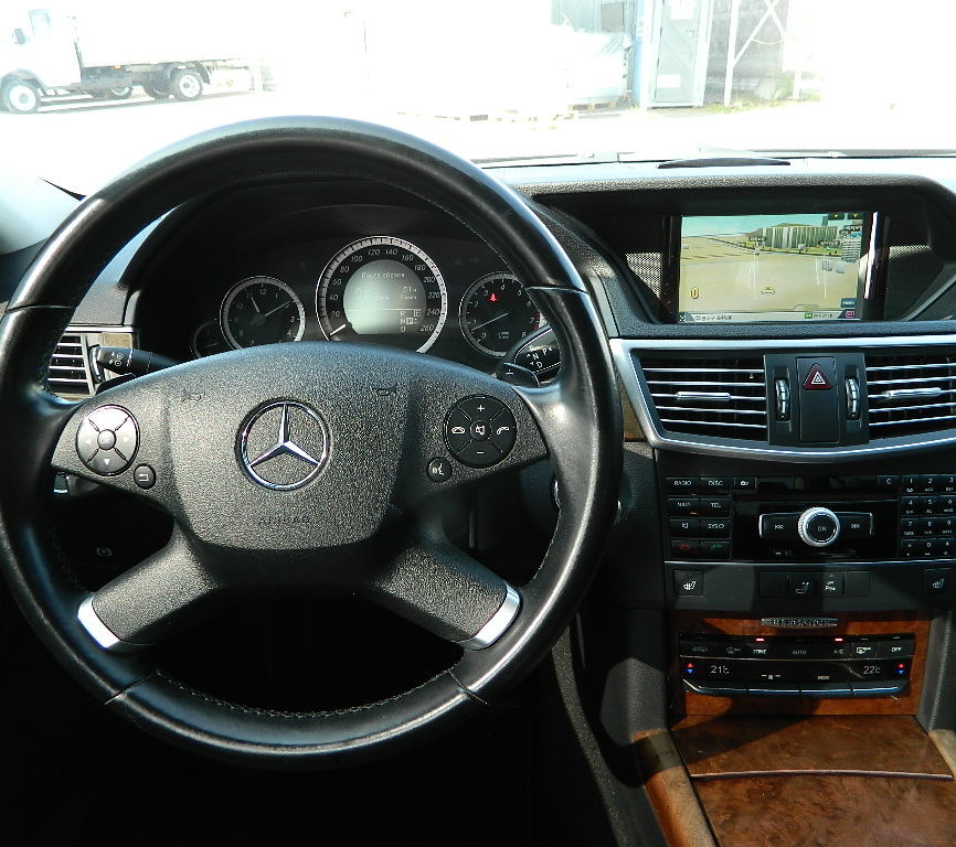 Mercedes-Benz E-Class 2011