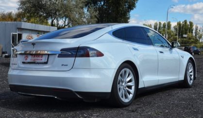 Tesla Model S 2013