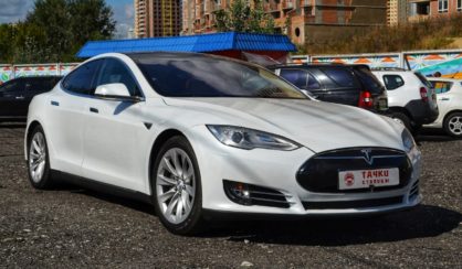 Tesla Model S 2013