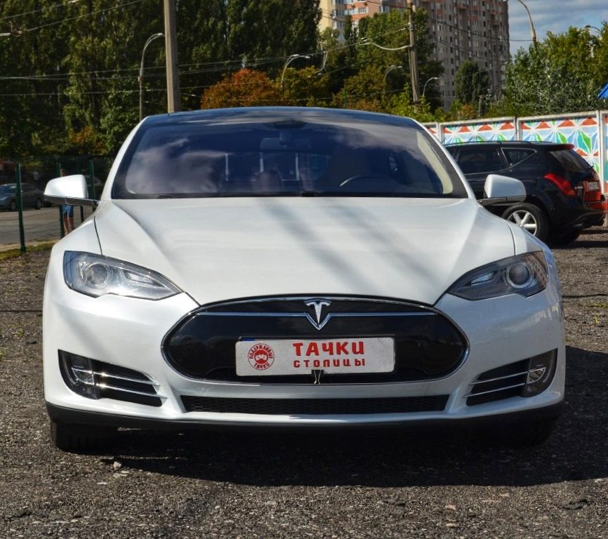 Tesla Model S 2013