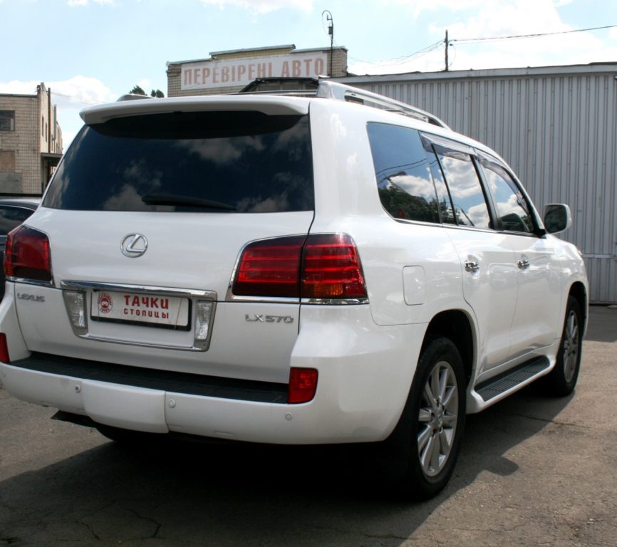 Lexus LX 2010