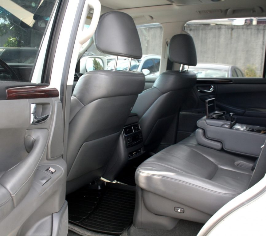 Lexus LX 2010