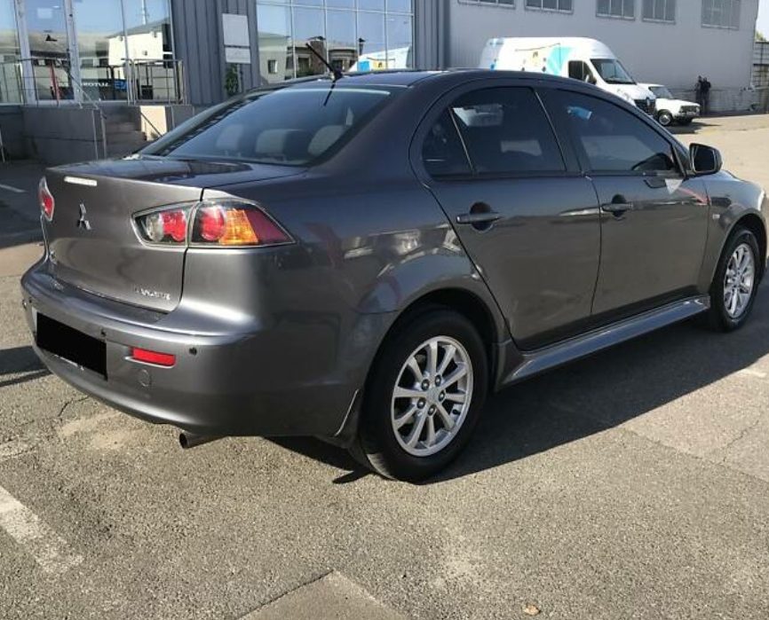 Mitsubishi Lancer X 2011