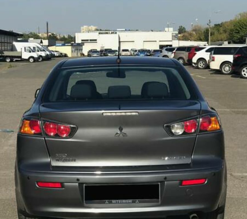 Mitsubishi Lancer X 2011