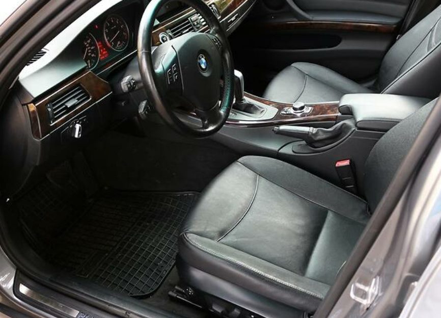 BMW 328 2010