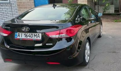 Hyundai Elantra 2012