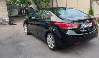 Hyundai Elantra 2012