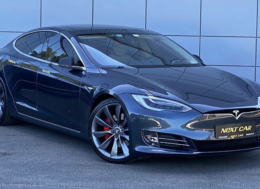 Tesla Model S 2016