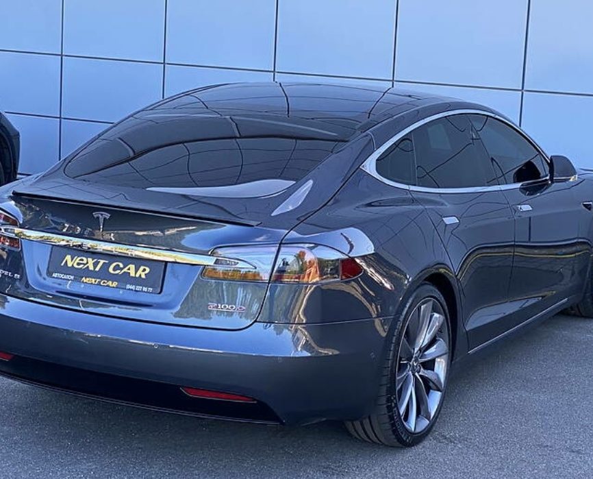 Tesla Model S 2016