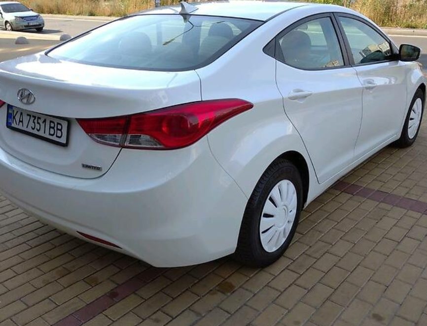 Hyundai Elantra 2013