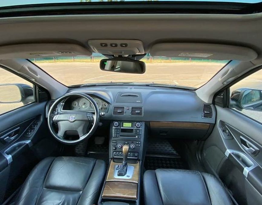 Volvo XC90 2011
