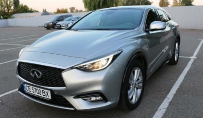 Infiniti Q30 2016