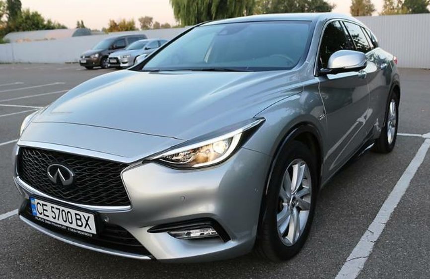 Infiniti Q30 2016