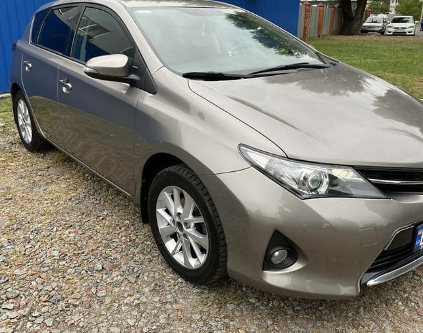 Toyota Auris 2013