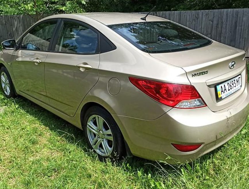 Hyundai Accent 2012