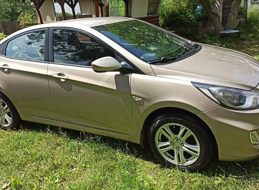 Hyundai Accent 2012