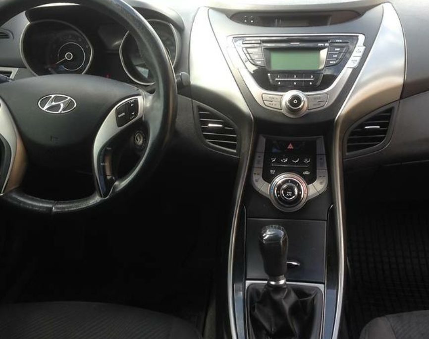 Hyundai Elantra 2013