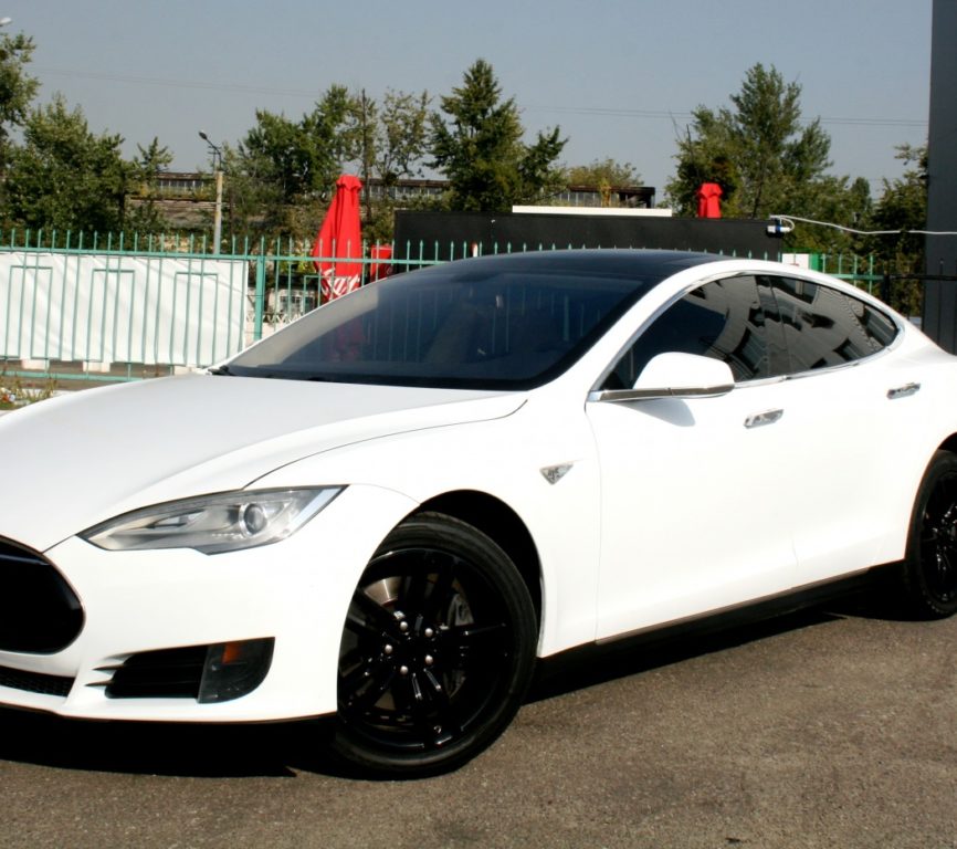 Tesla Model S 2013