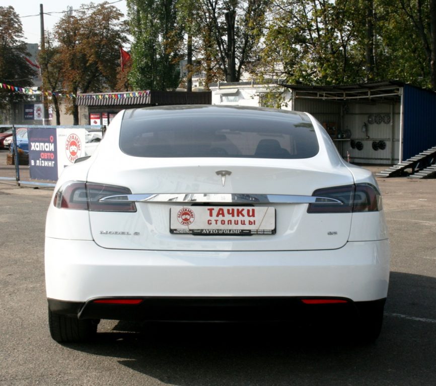 Tesla Model S 2013