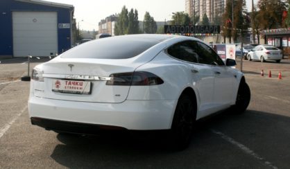 Tesla Model S 2013