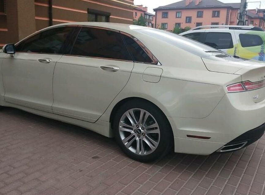 Lincoln MKZ 2014