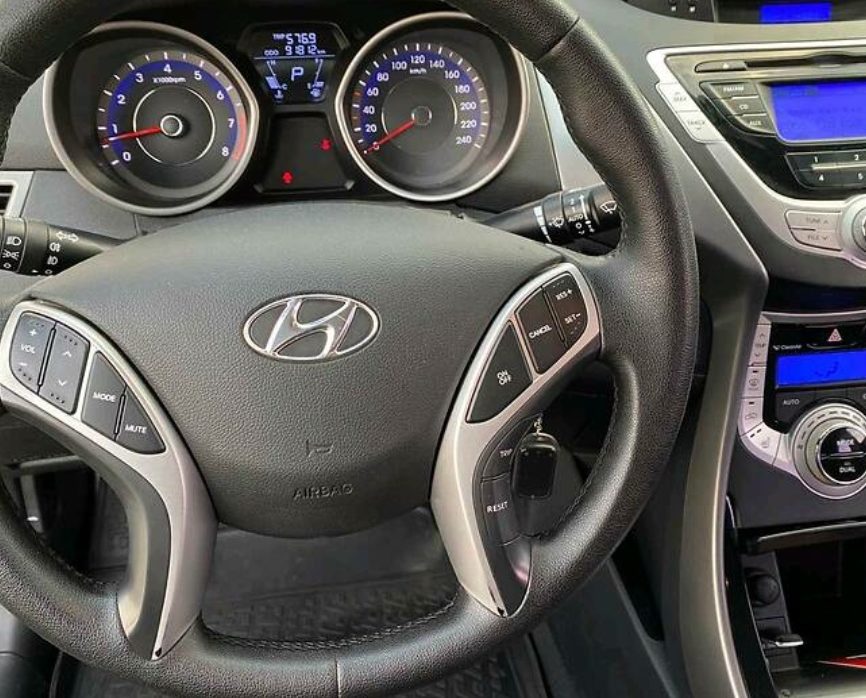 Hyundai Elantra 2011