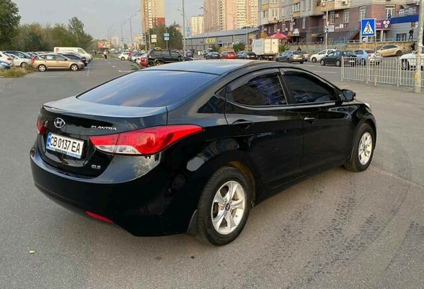 Hyundai Elantra 2011