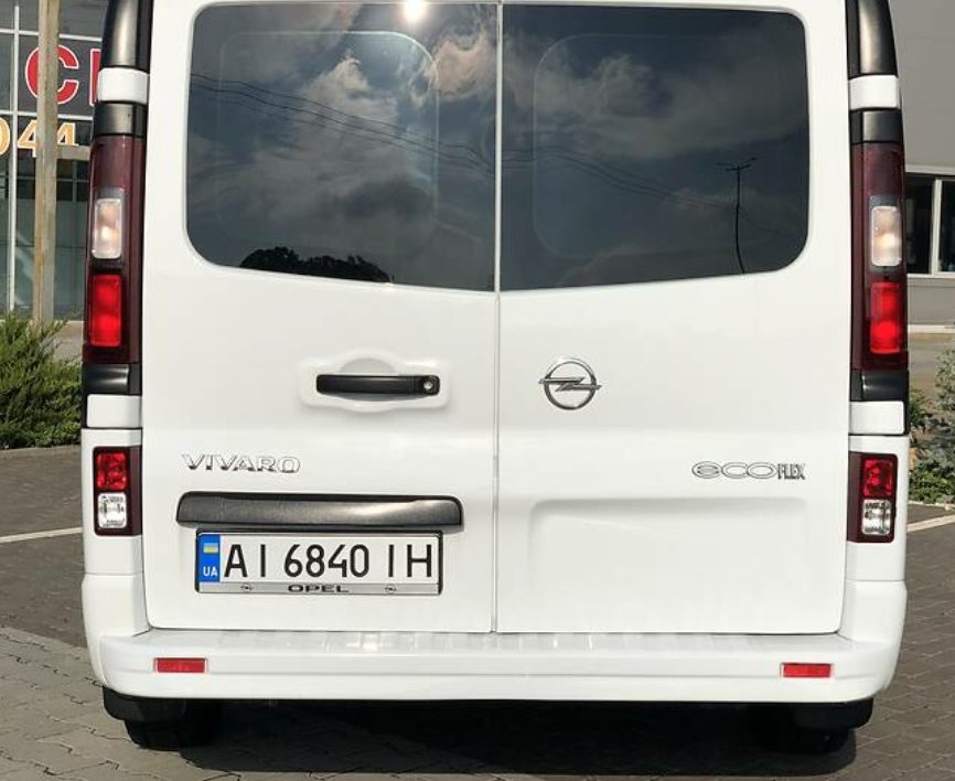 Opel Vivaro пасс. 2015