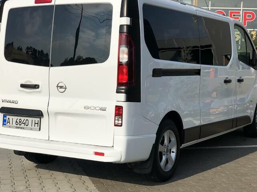 Opel Vivaro пасс. 2015