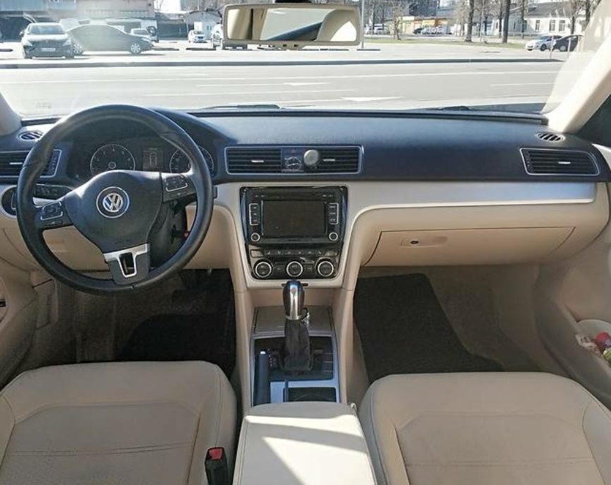 Volkswagen Passat B7 2012