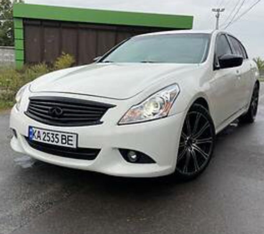 Infiniti G37 2013