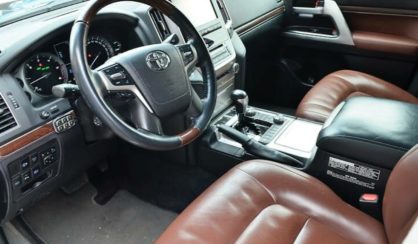 Toyota Land Cruiser 200 2016