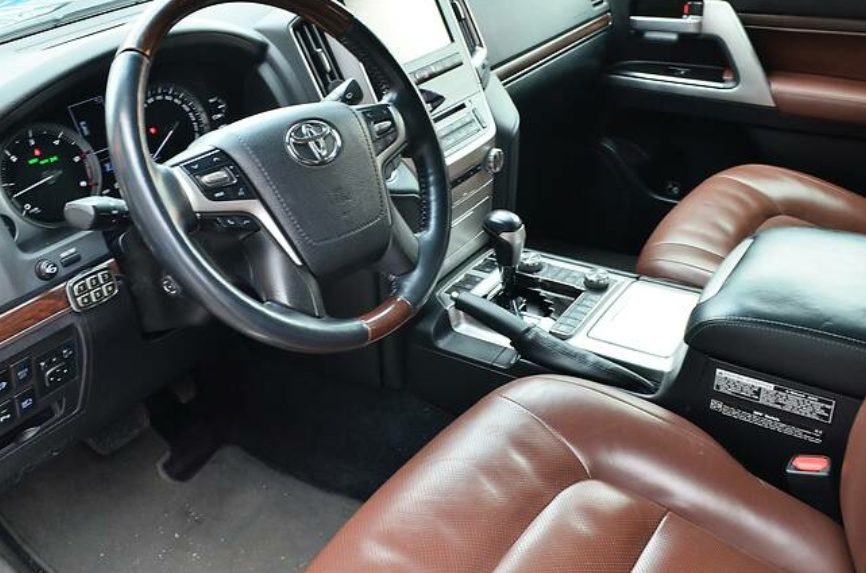 Toyota Land Cruiser 200 2016