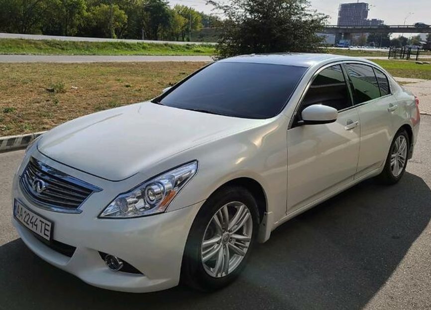 Infiniti G25 2011