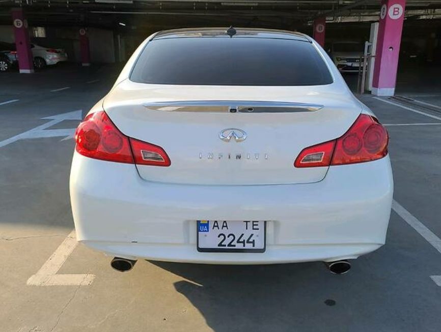 Infiniti G25 2011