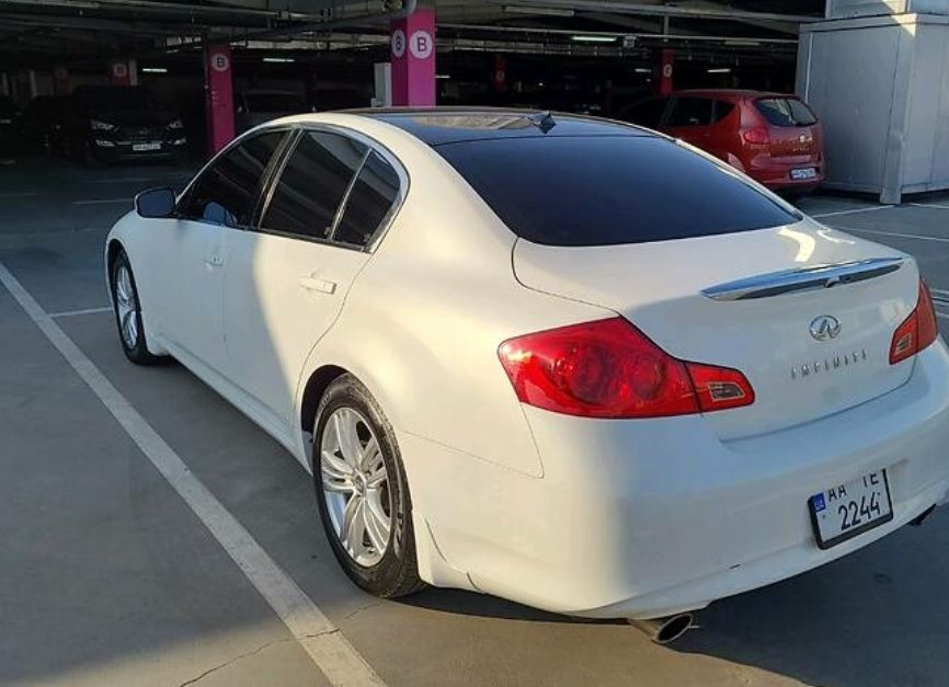 Infiniti G25 2011