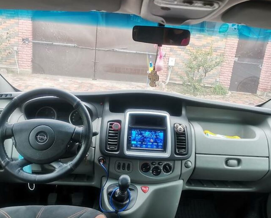 Opel Vivaro пасс. 2011