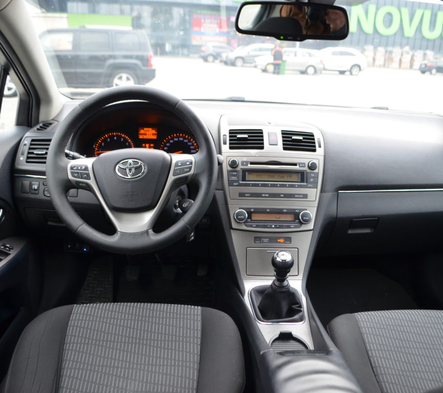 Toyota Avensis 2011