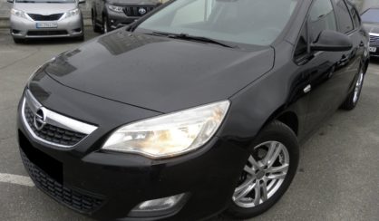 Opel Astra J 2011