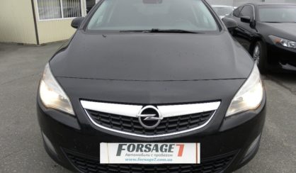 Opel Astra J 2011