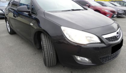 Opel Astra J 2011