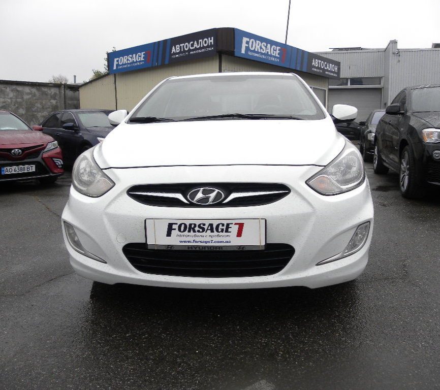 Hyundai Accent 2012