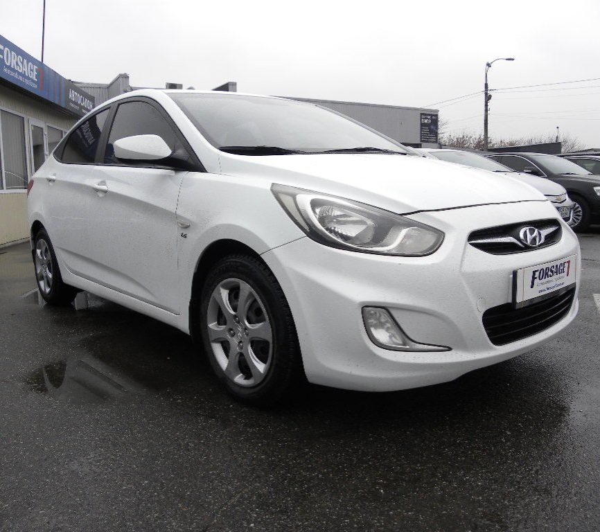 Hyundai Accent 2012