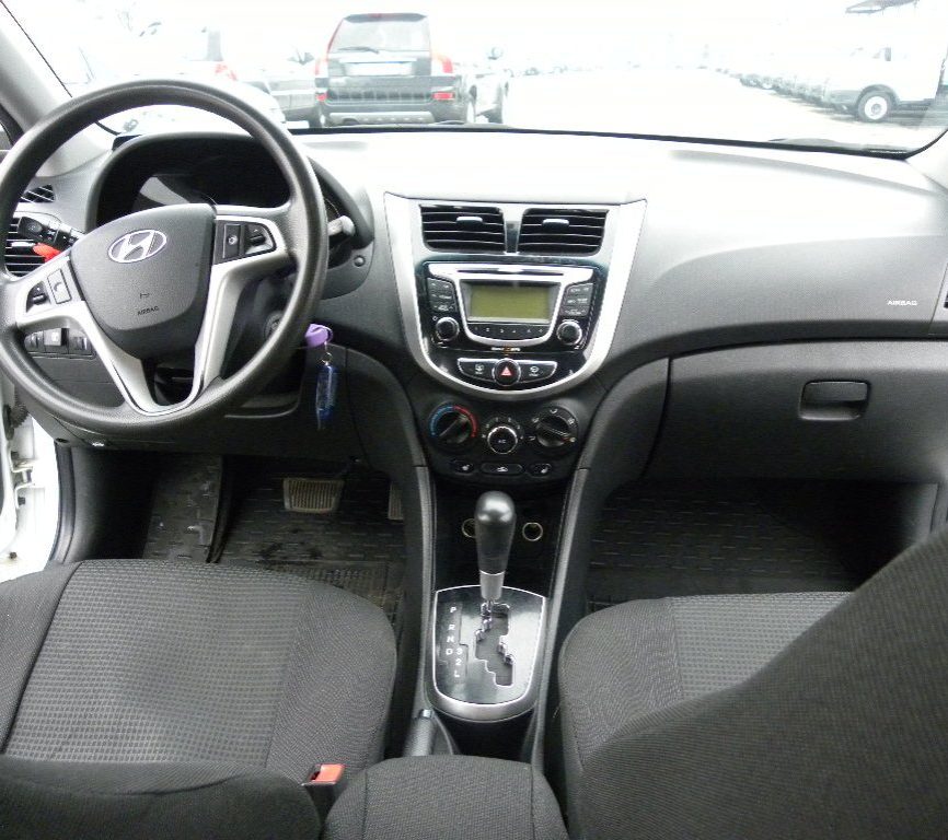 Hyundai Accent 2012