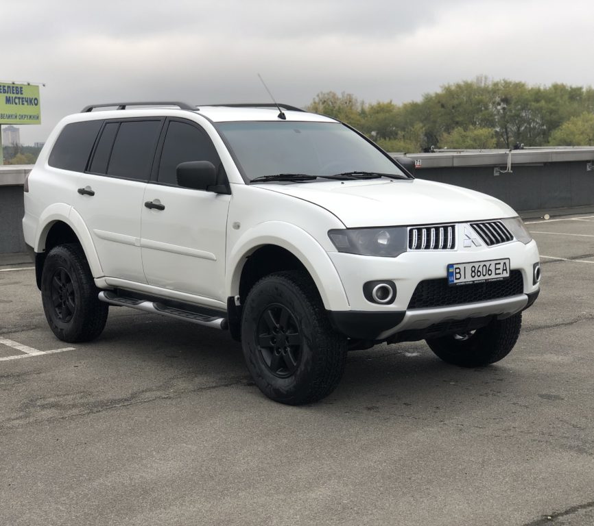 Mitsubishi Pajero Sport 2011