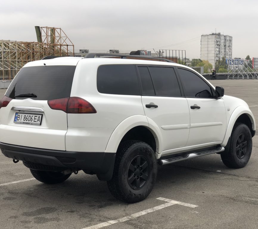 Mitsubishi Pajero Sport 2011