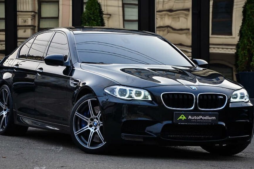 BMW M5 2011